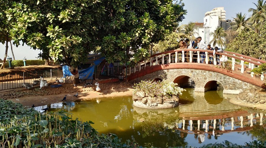 Joggers Park Mumbai green walking track and garden view